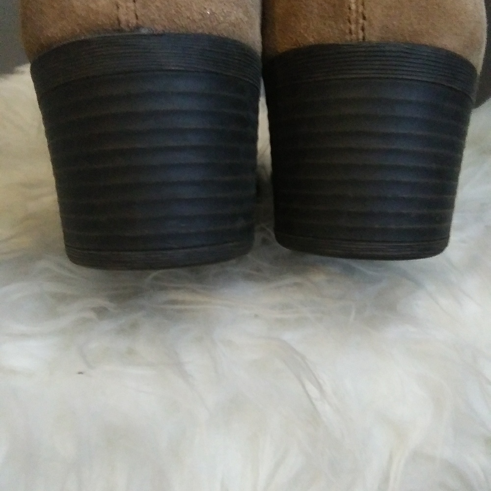 Bandolino Suede Boots - Picture 7 of 8